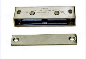 326A3 MAGNETIC CATCH